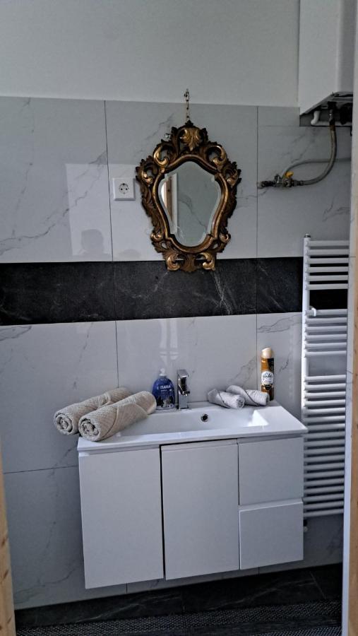 Отель Castellum Apartman Кестхей Экстерьер фото